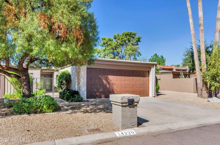Property Photo: 14220 N 3rd Avenue AZ 85023