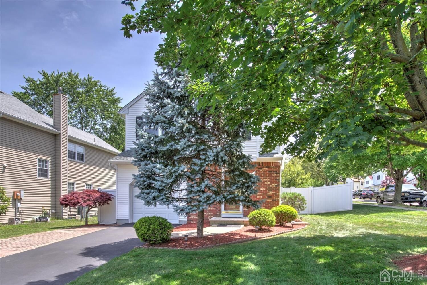 Property Photo:  24 Avery Drive  NJ 08857 