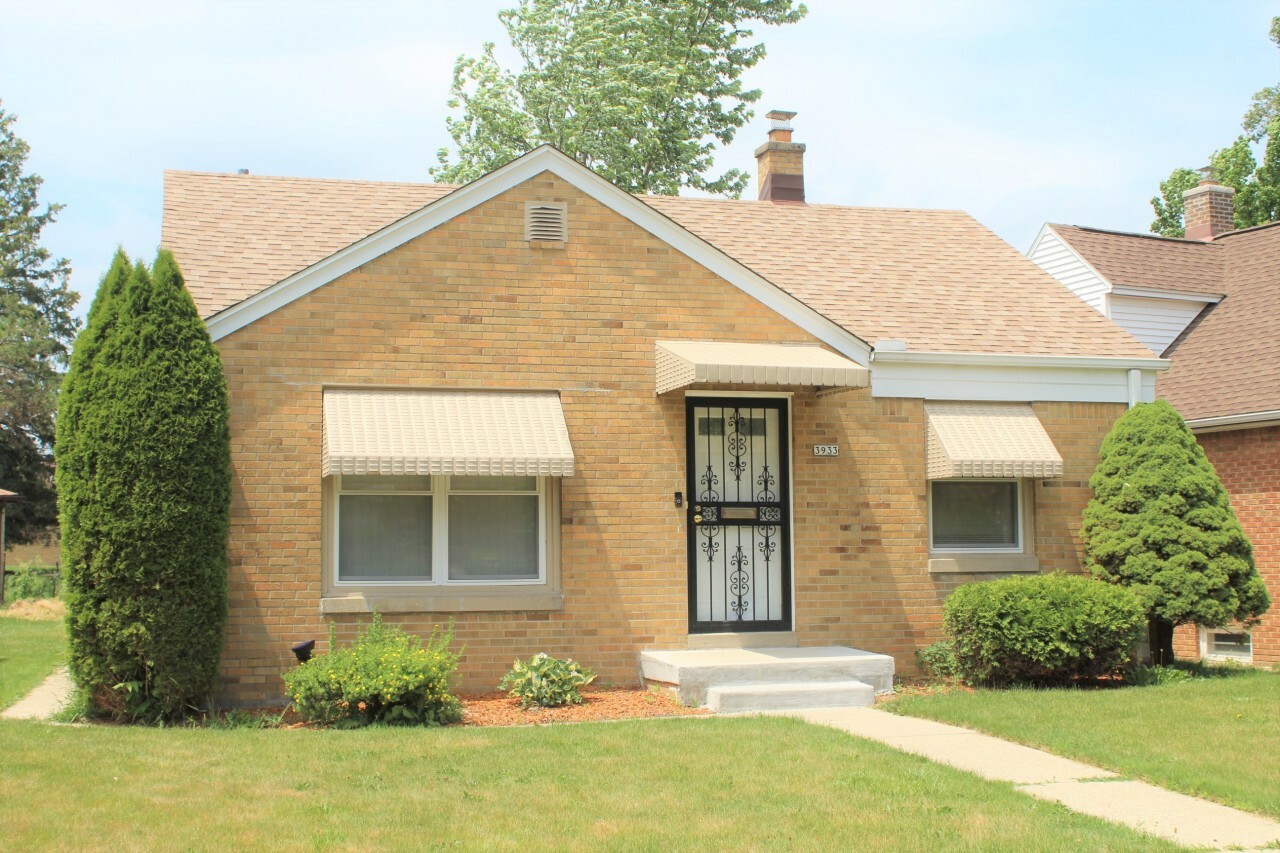 Property Photo:  3933 N 54th St  WI 53216 