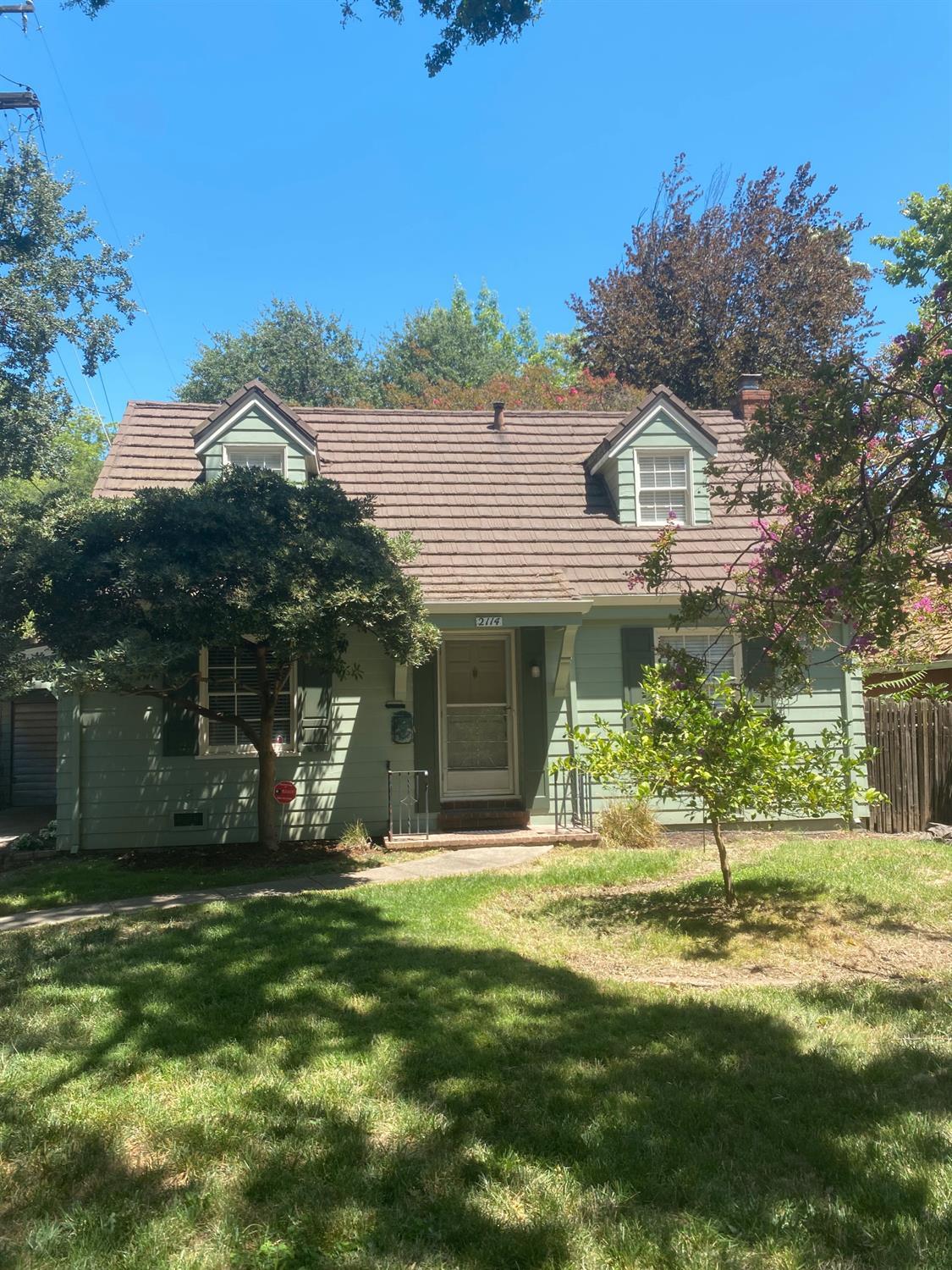 Property Photo:  2114 Oxford Street  CA 95815 