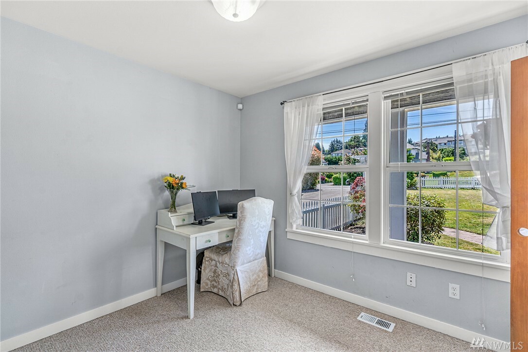 Property Photo:  3209 W Mukilteo Blvd  WA 98203 