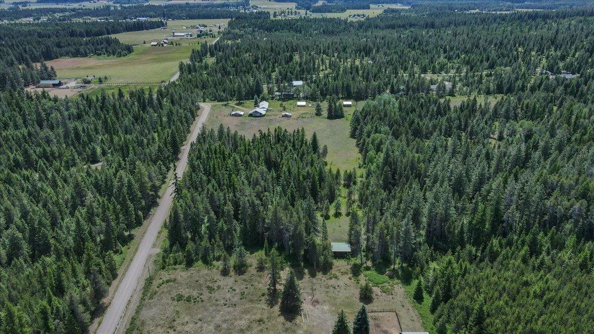 Property Photo:  4859 Redman Rd  WA 99110 