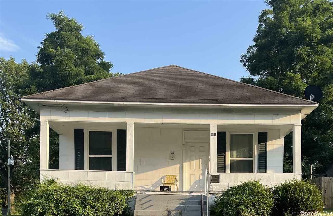 Property Photo:  611 E Cherry Avenue  AR 72401 