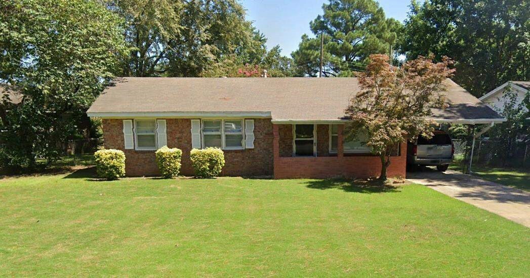 Property Photo: 2104 Parkside AR 72401