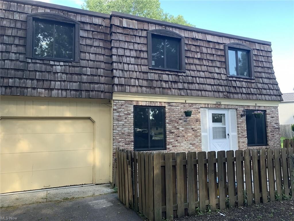 Property Photo:  3850 Nautilus Trail  OH 44202 