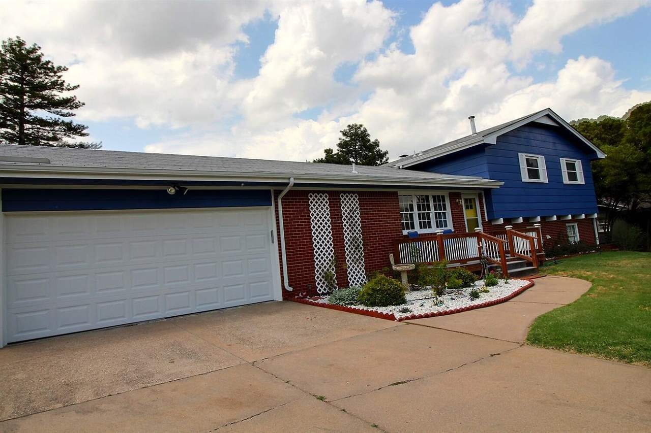 Property Photo:  5830 Clarendon St  KS 67220 