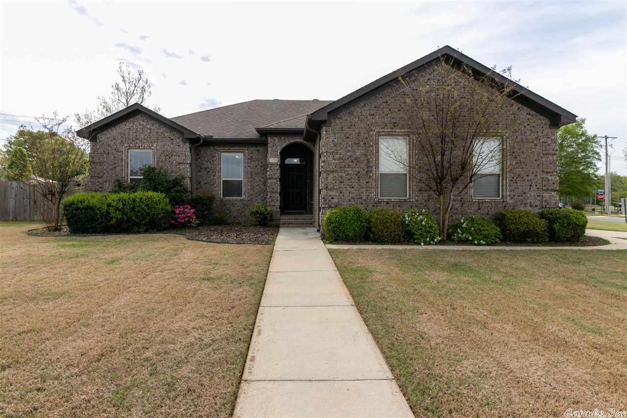 Property Photo: 2426 Bluestone Drive AR 72023