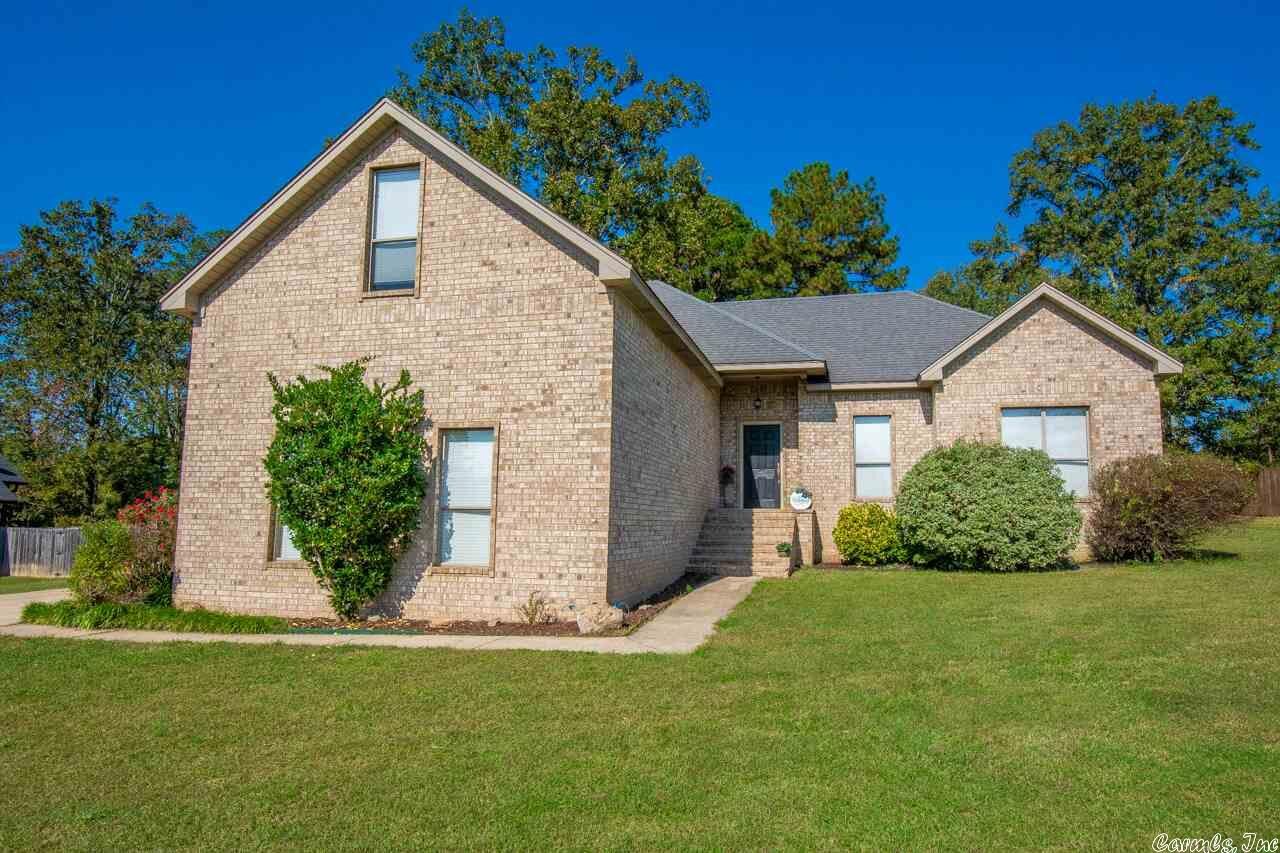 Property Photo: 4011 Lantern Hill Drive AR 72019