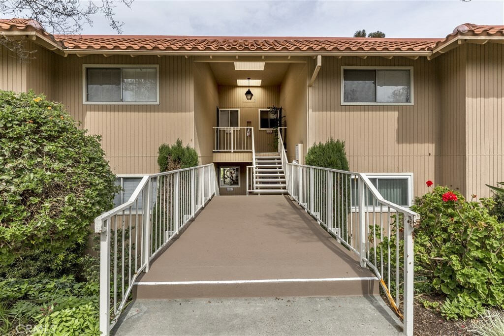 Property Photo:  606 Ave Sevilla C  CA 92637 