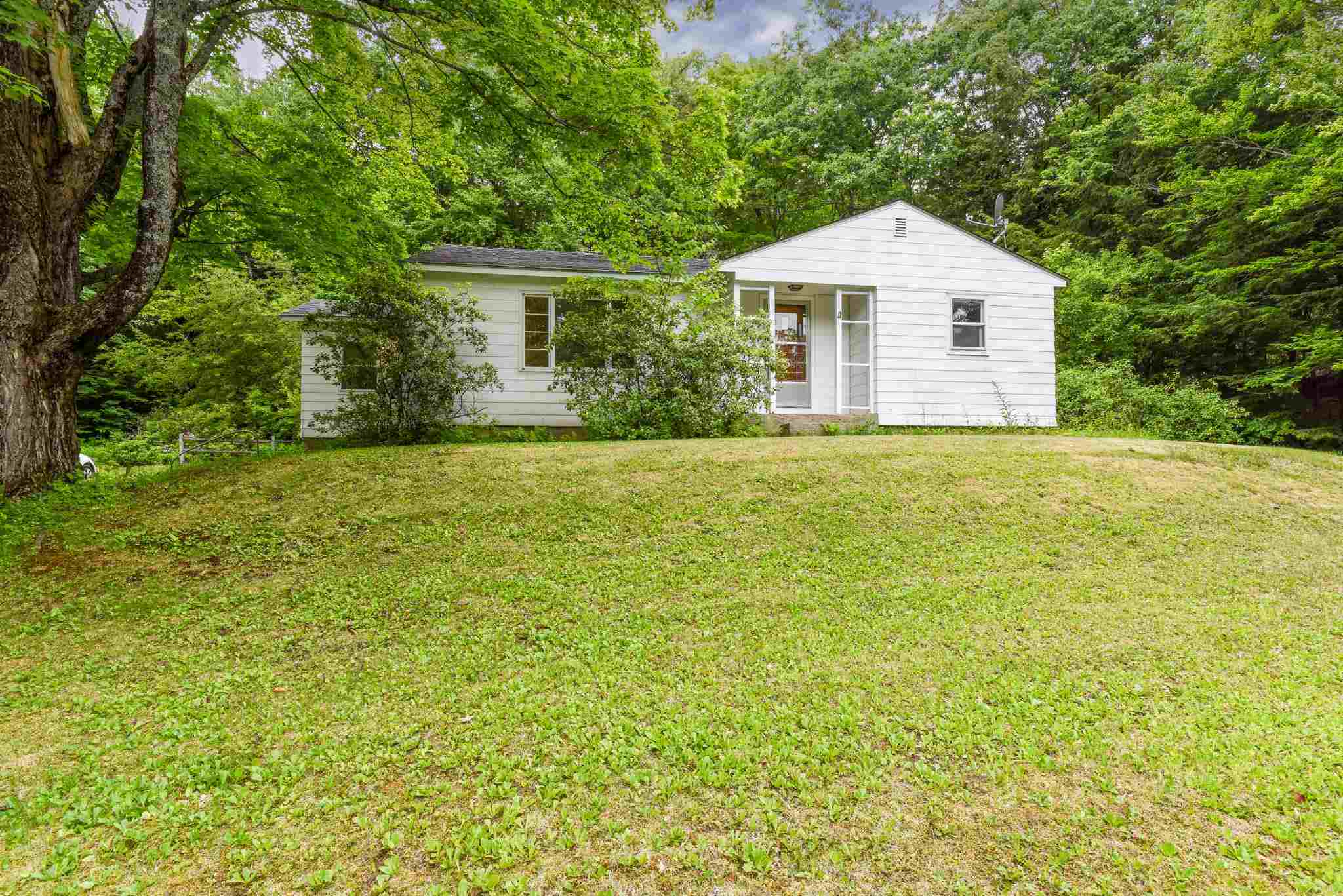 Property Photo:  84 Squantum Road  NH 03452 