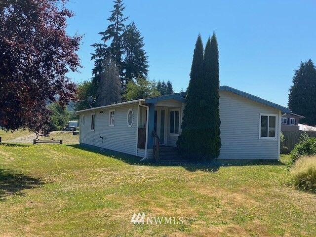Property Photo:  845 NE Woodard Avenue  WA 98611 