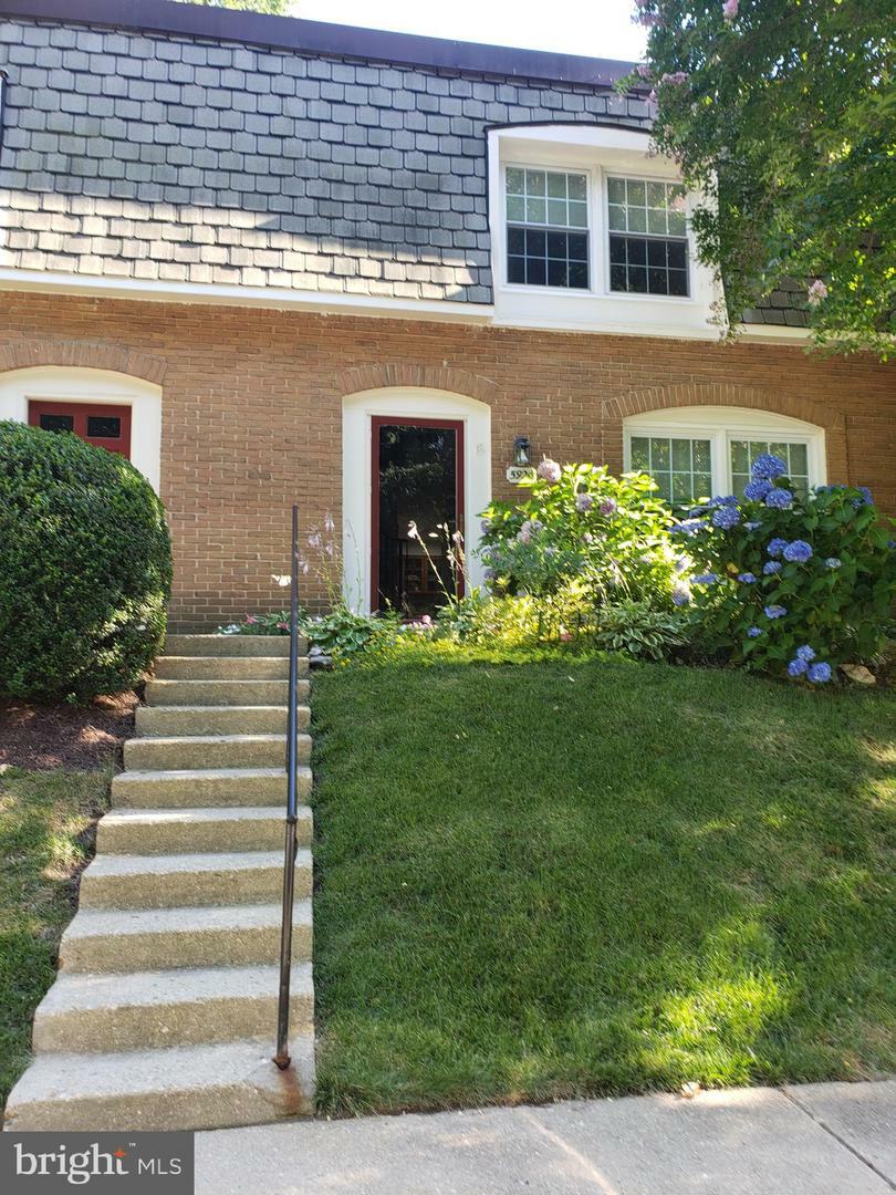 Property Photo:  5920 Bayshire Road 204  VA 22152 