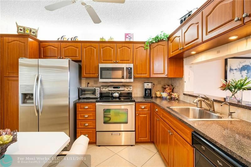 Property Photo:  2907 Carambola Cir 506  FL 33066 