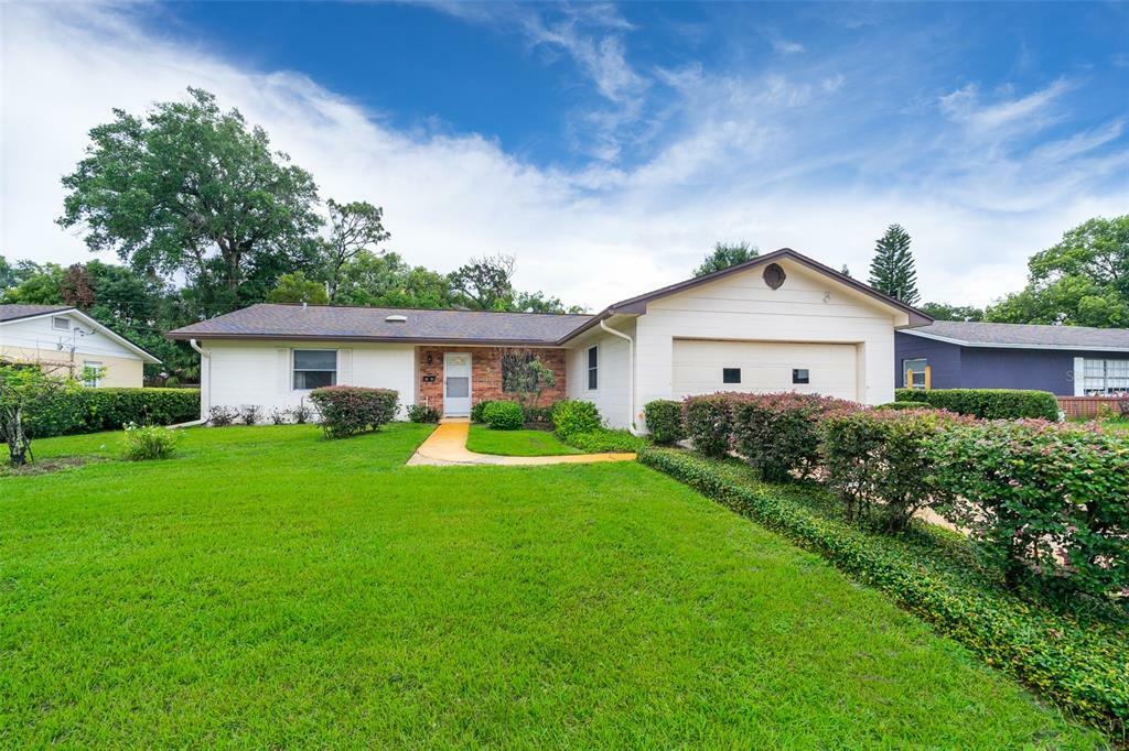 Property Photo:  2512 Eastbrook Boulevard  FL 32792 