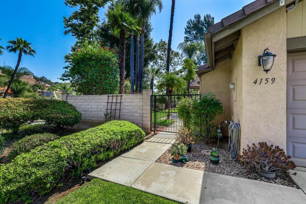 Property Photo:  4159 Serranos Court  CA 92028 