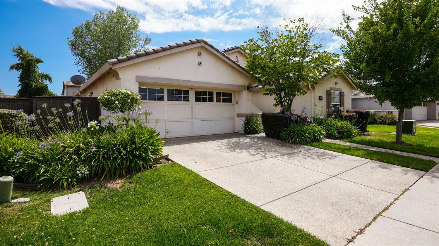 Property Photo:  11808 Azalea Garden Way  CA 95742 