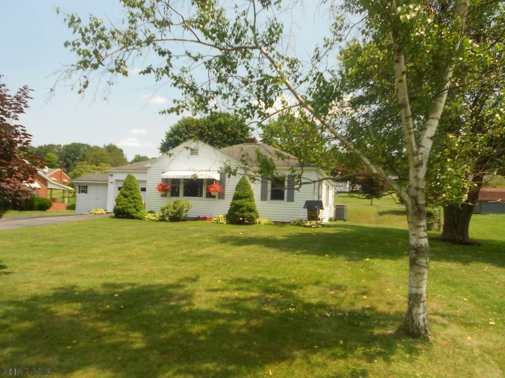 Property Photo:  458 Raystown Road  PA 15537 