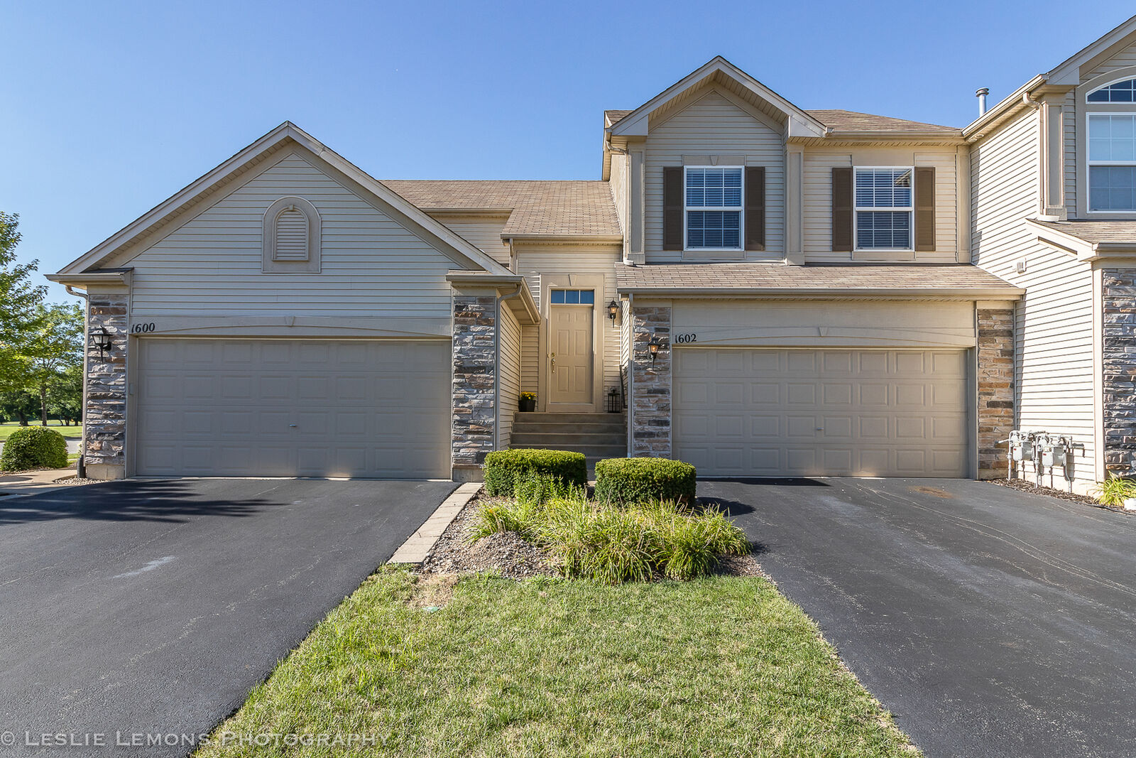 Property Photo:  1602 Fredericksburg Lane  IL 60503 