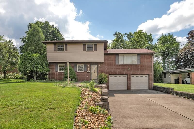Property Photo: 455 Colonial PA 15146