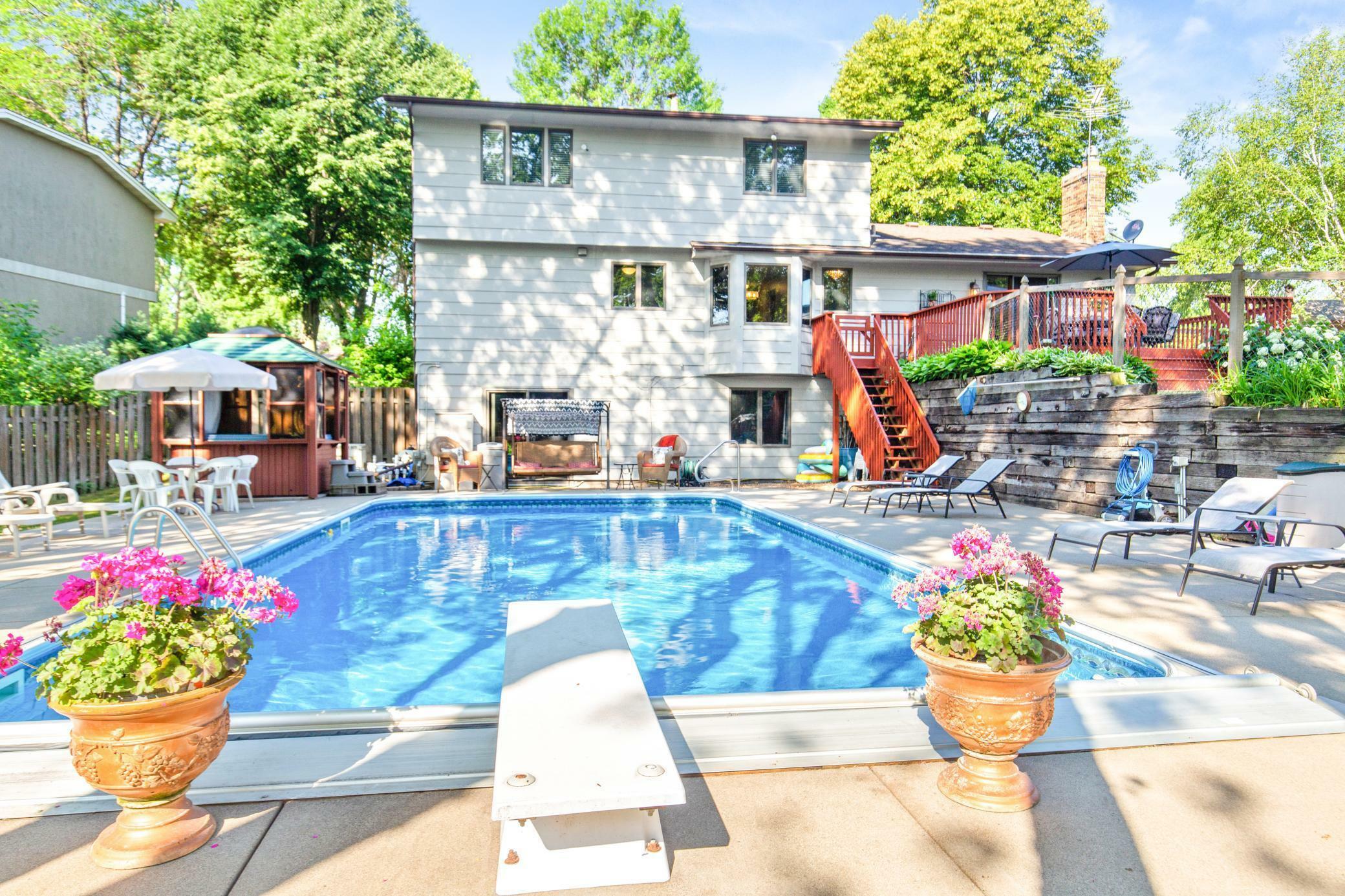 7472 Saratoga Drive  Chanhassen MN 55317 photo