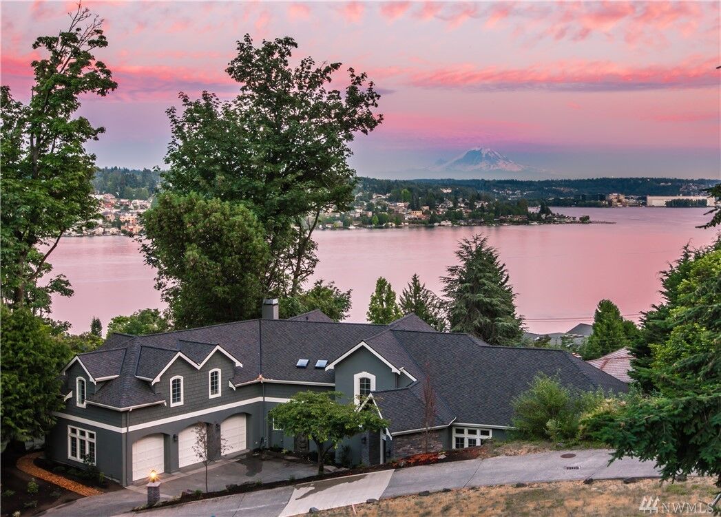 Property Photo:  9107 SE 78th Place  WA 98040 