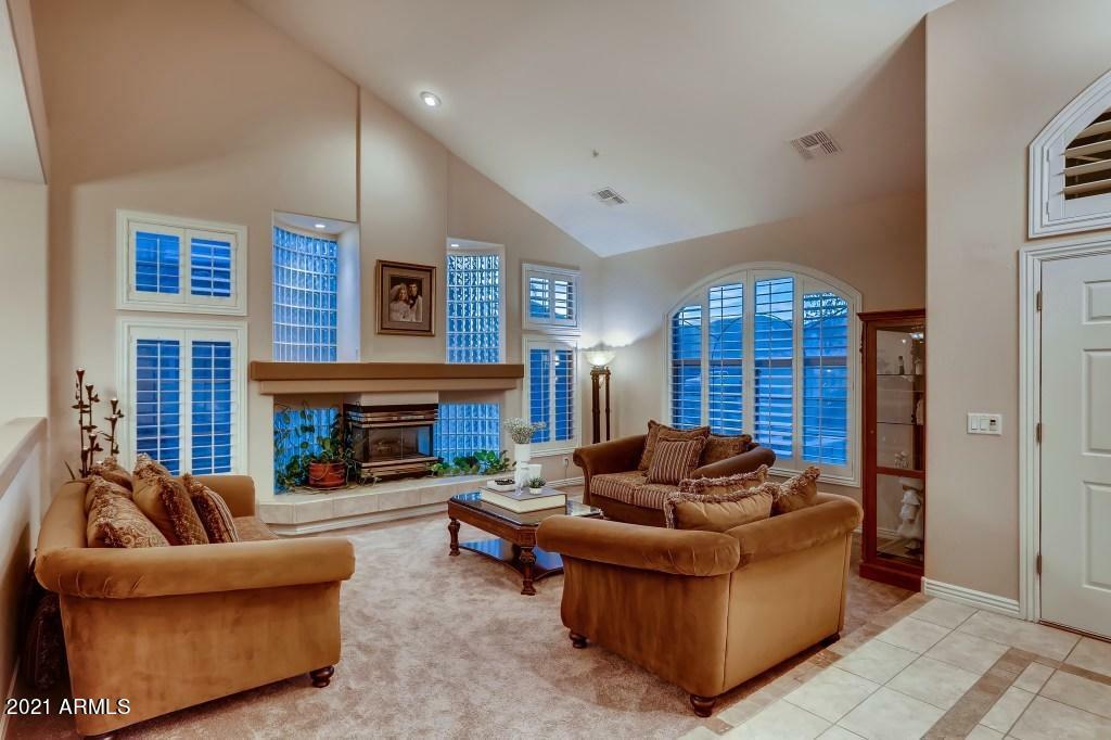 Property Photo: 7241 W Crabapple Drive AZ 85383