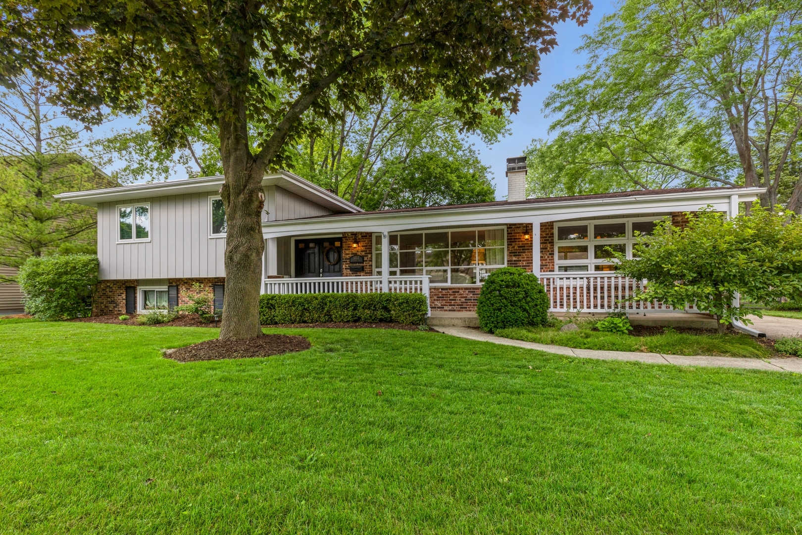 Property Photo:  1032 Fairlawn Avenue  IL 60048 