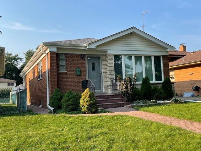 Property Photo:  5526 Washington Street  IL 60053 