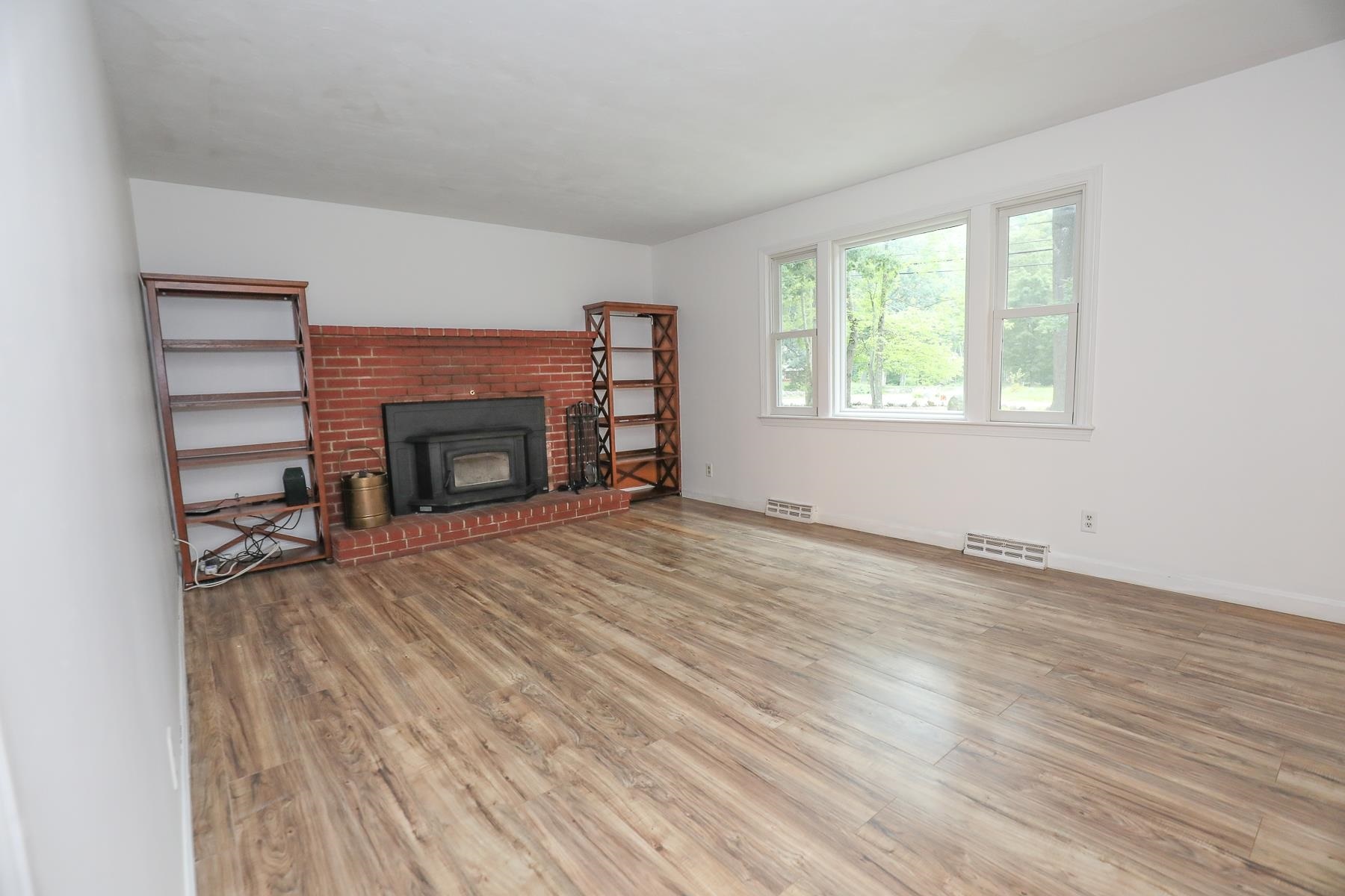Property Photo: 120 Wire Road NH 03054