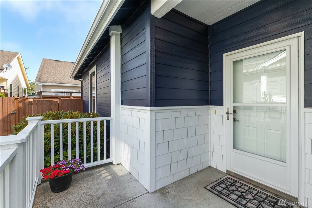 Property Photo:  610 Sunflower Lane  WA 98226 