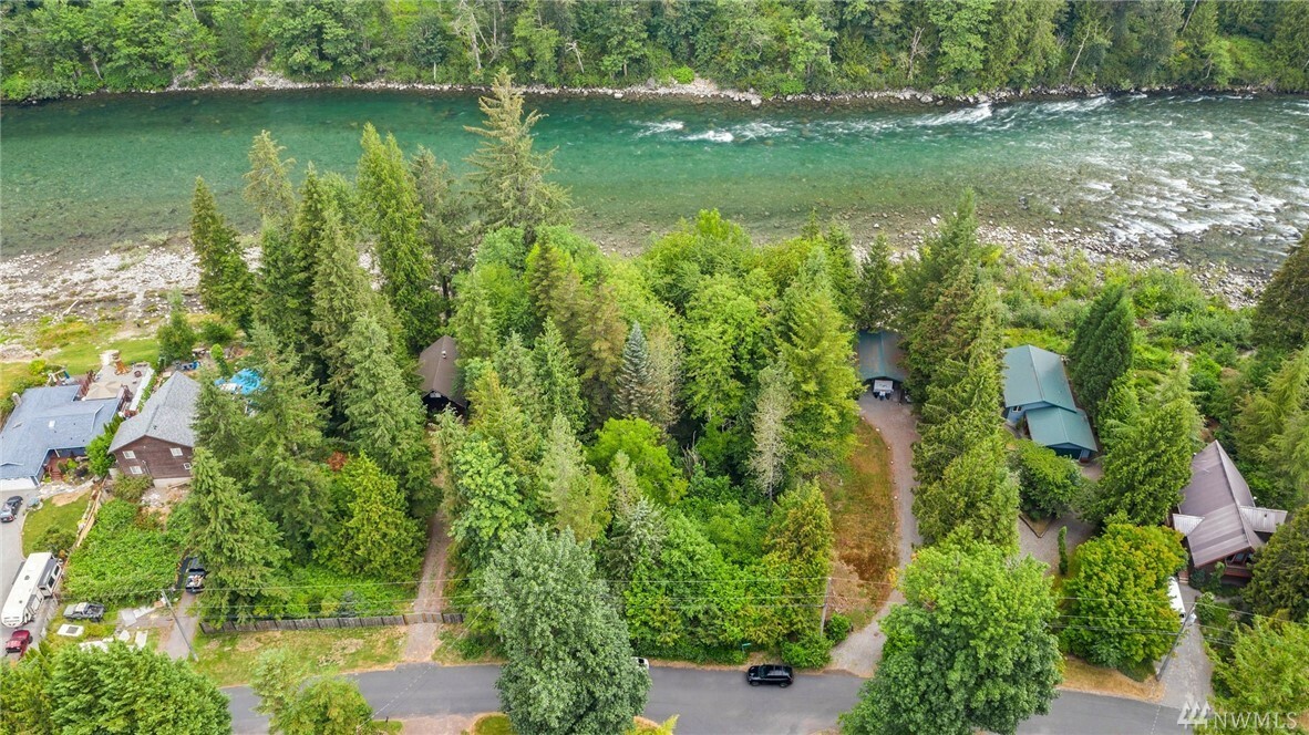 Property Photo: 44617 Fir Rd WA 98251