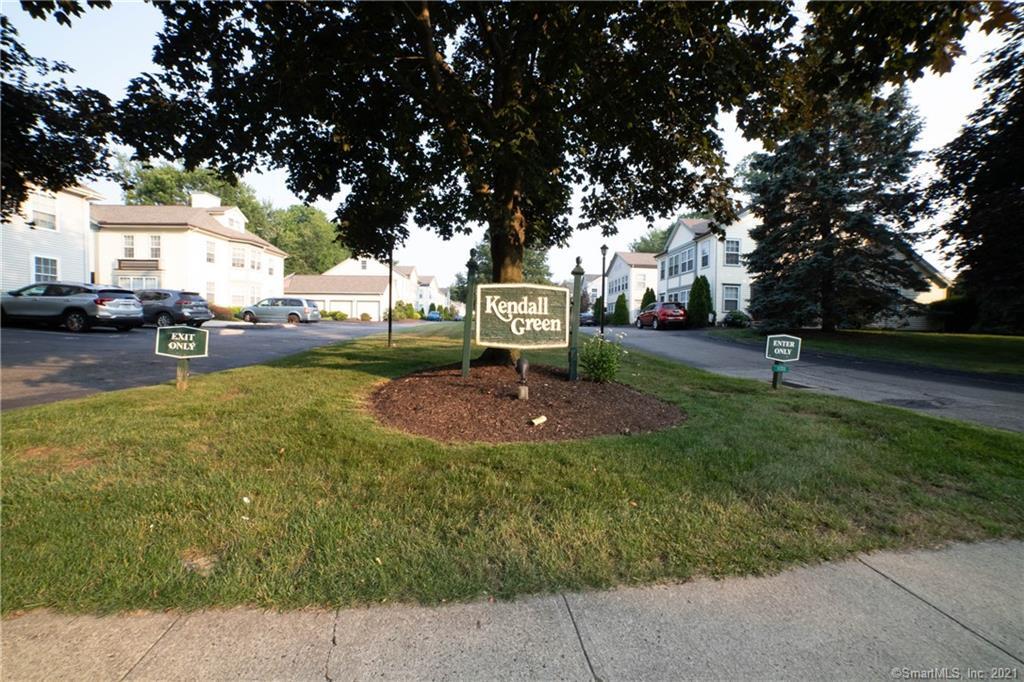 Property Photo: 8 Kendall Green Drive 8 CT 06461