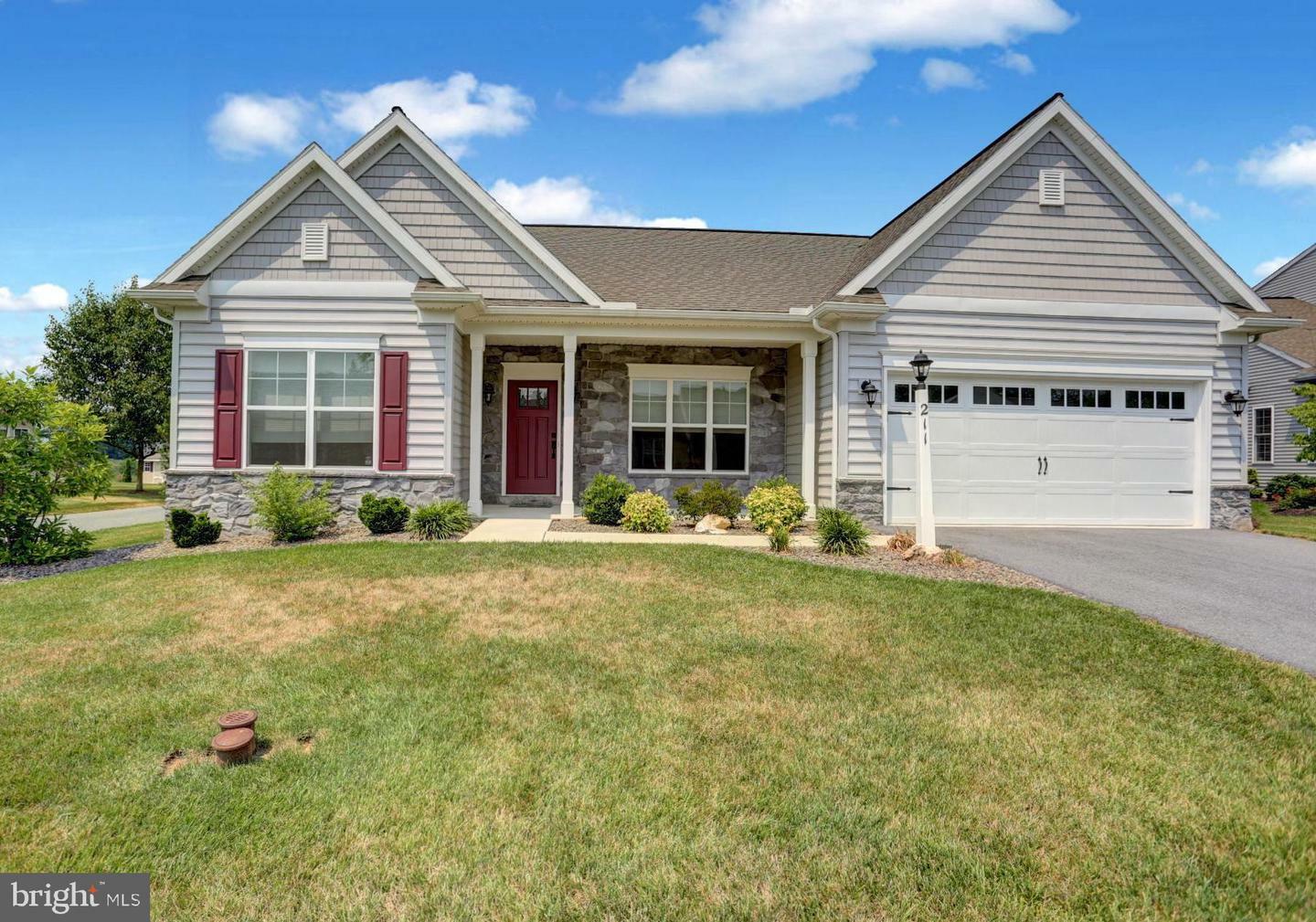 Property Photo:  211 Copper Beech Lane  PA 19567 