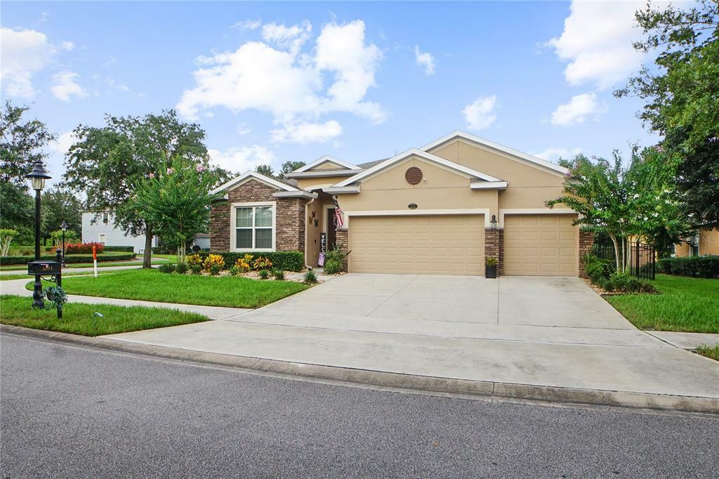 Property Photo:  201 Appleton Lane  FL 32724 