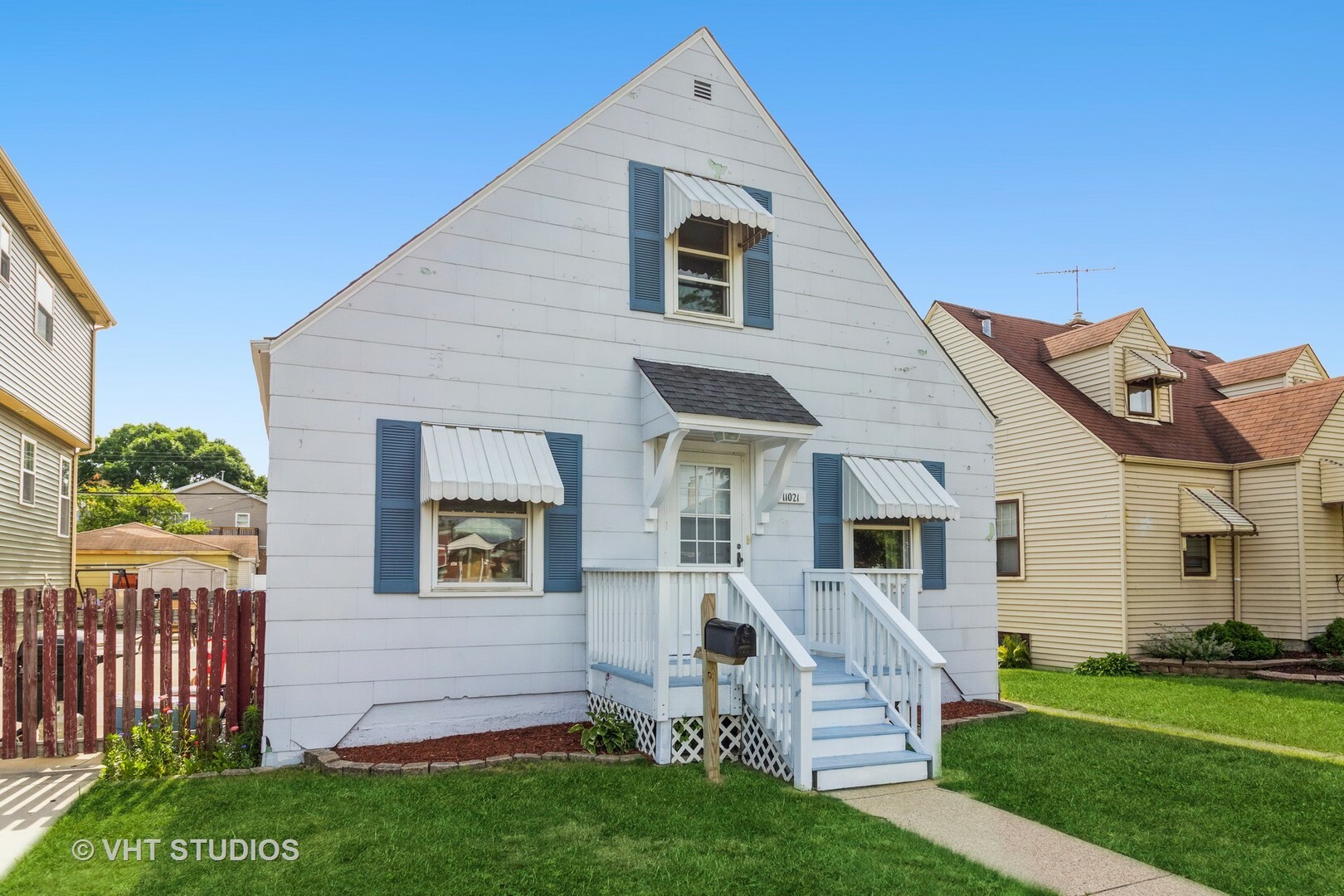 Property Photo:  11021 S Millard Avenue  IL 60655 