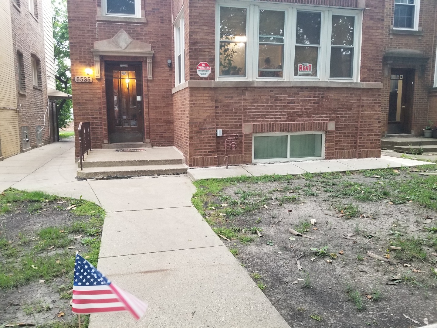 Property Photo:  5535 N Sawyer Avenue Gdn  IL 60625 