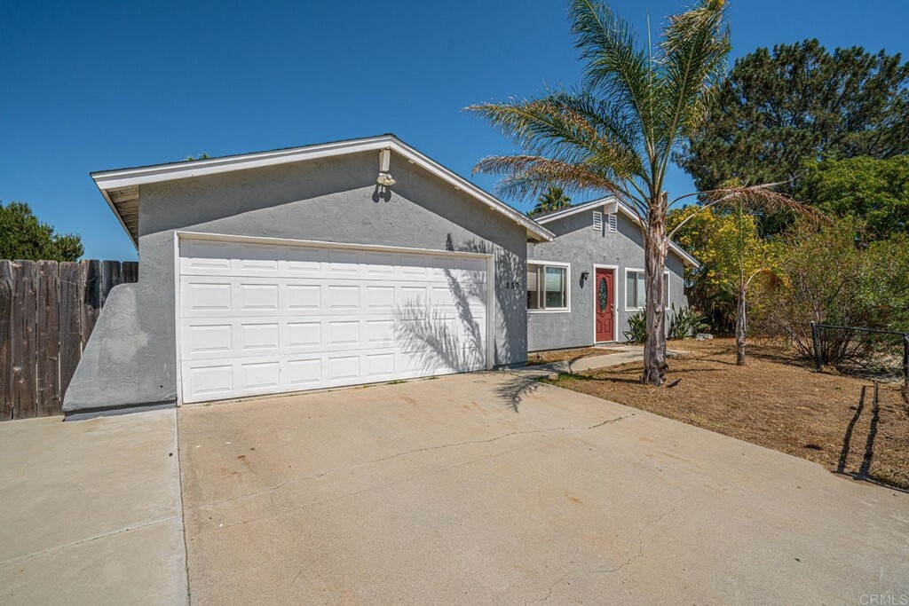 Property Photo:  350 Calle Vallecito  CA 92057 