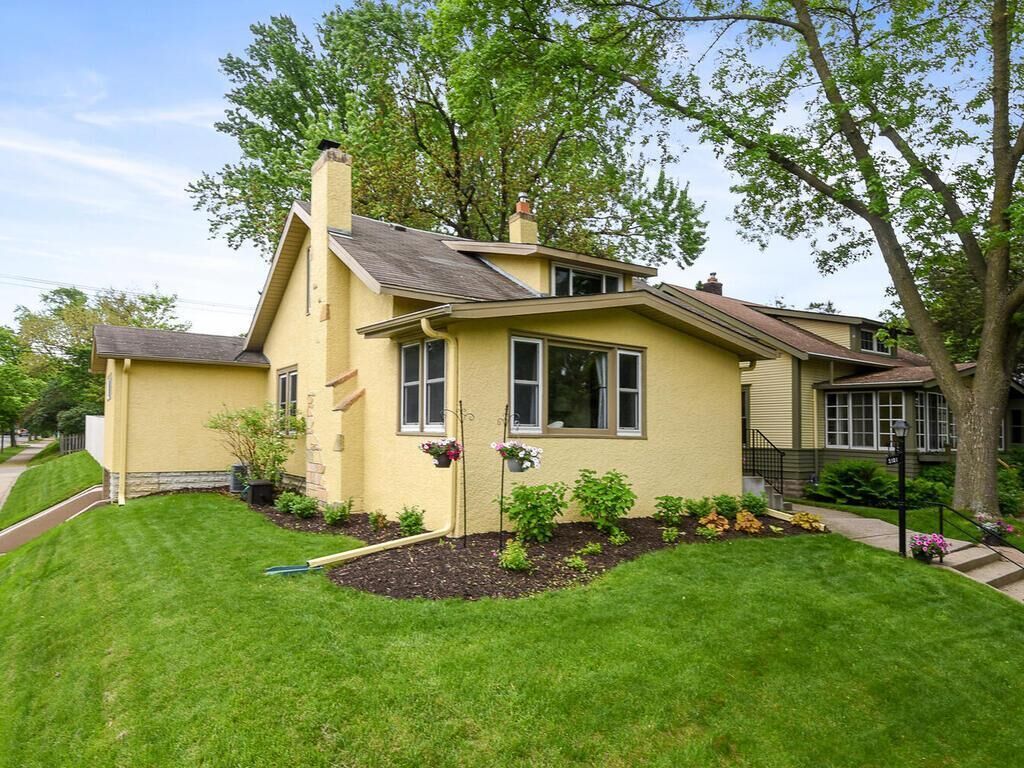 Property Photo:  5101 York Avenue S  MN 55410