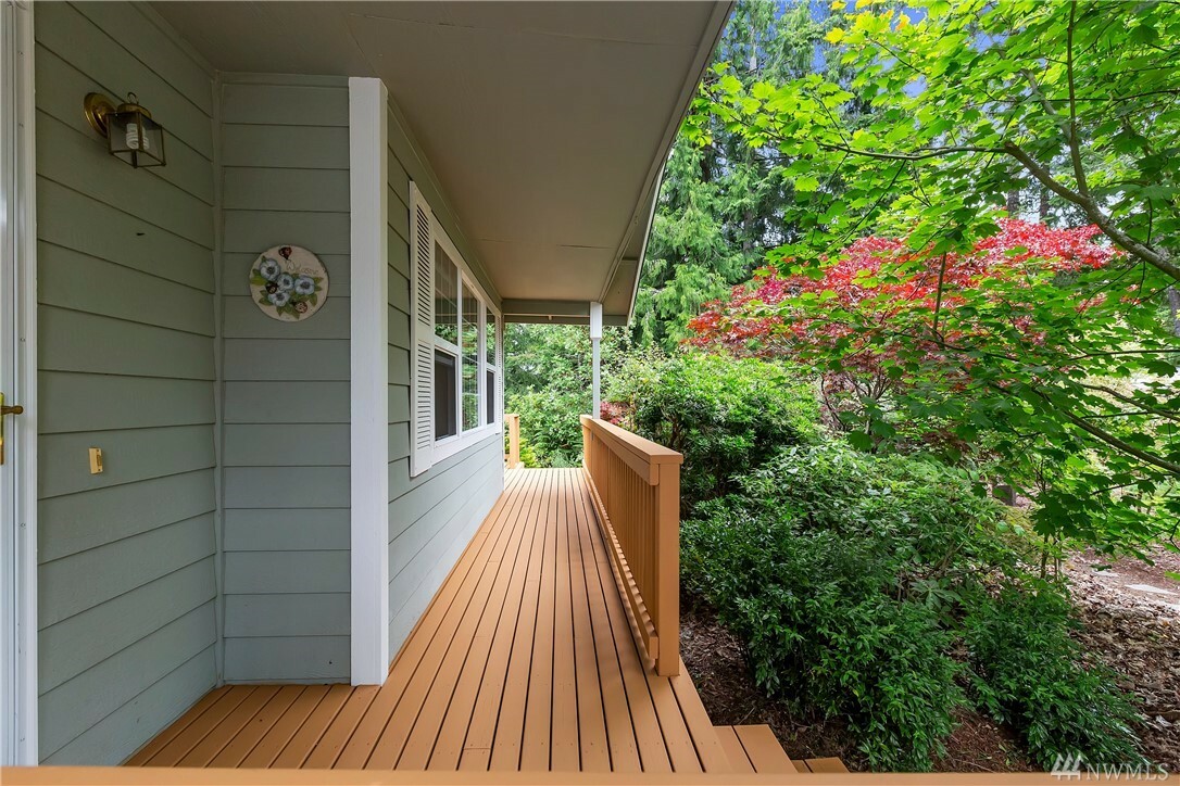 Property Photo: 225 SW Verona Ct WA 98367
