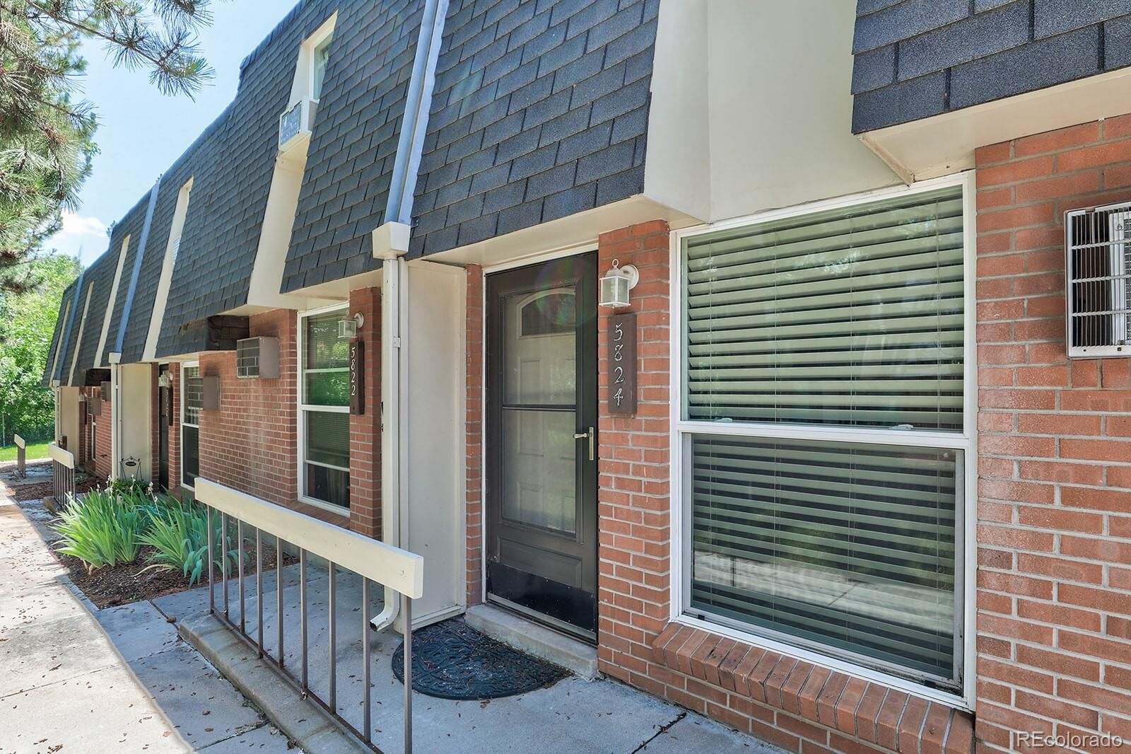 Property Photo:  5824 S Pearl Street  CO 80121 