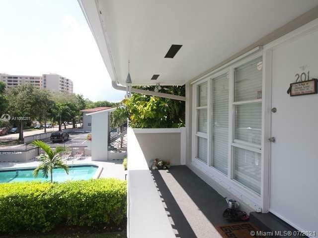 Property Photo:  21 Edgewater Dr 201  FL 33133 