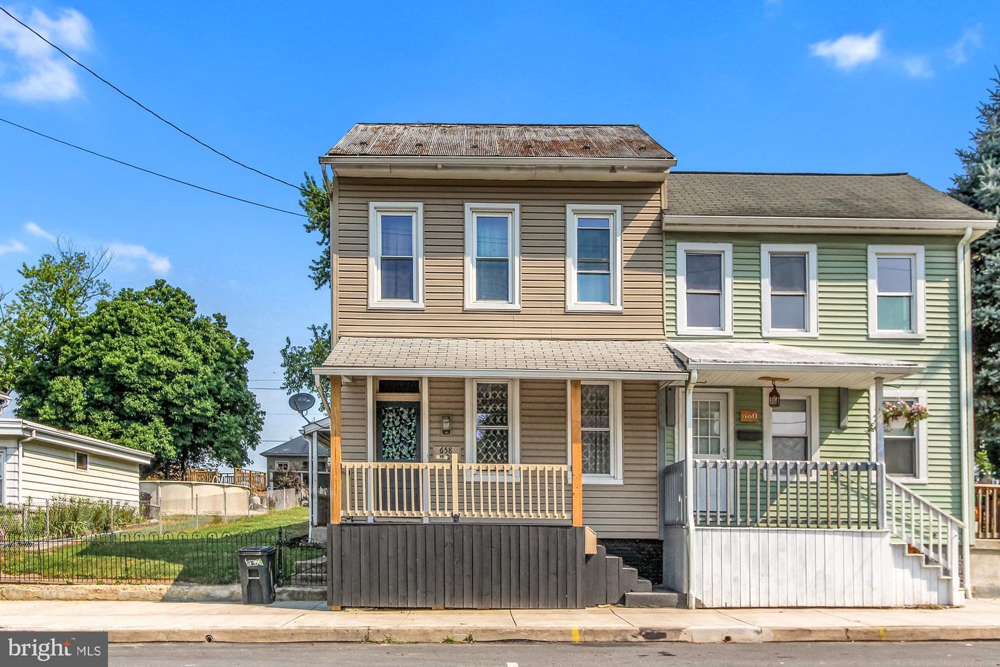 Property Photo: 658 E Market Street PA 17547