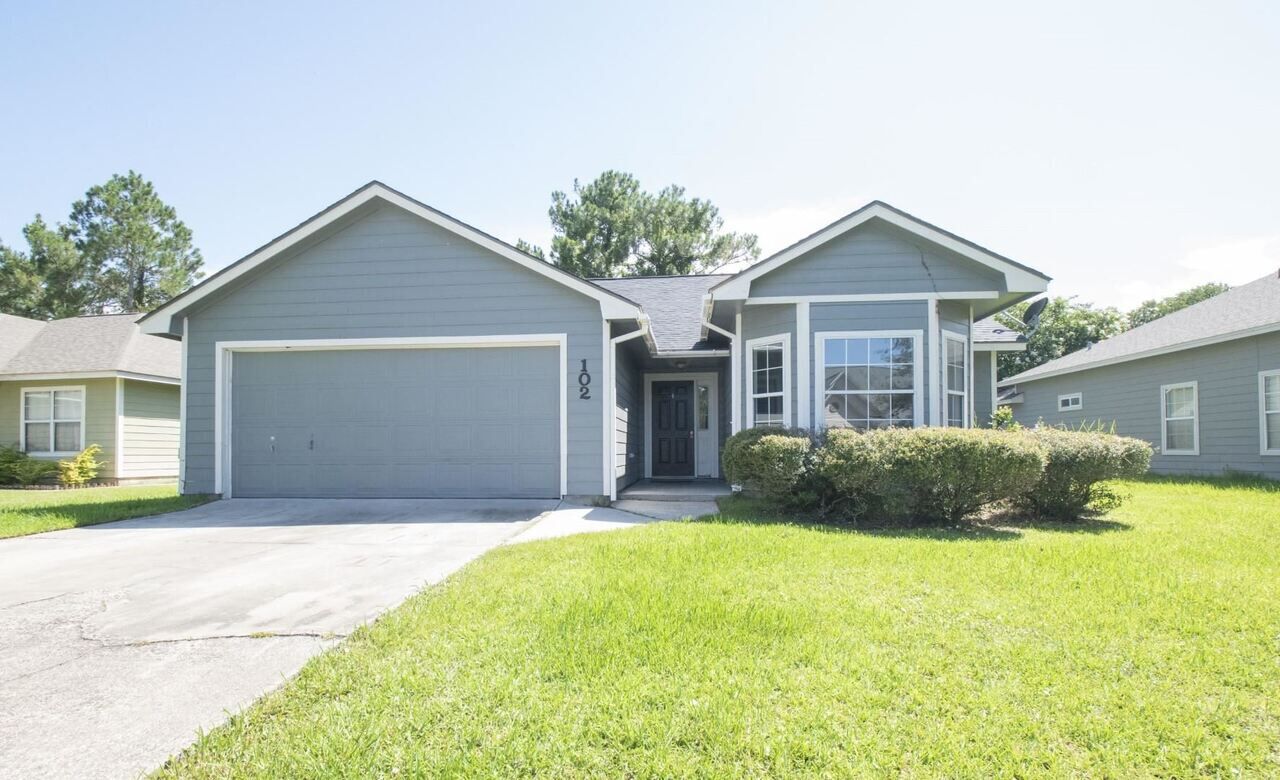 Property Photo:  102 Pleasant Breeze Way  GA 31548 