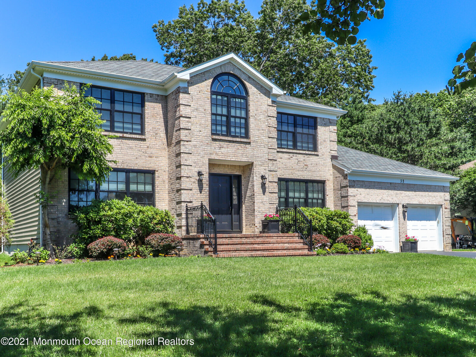 Property Photo:  32 Mohawk Lane  NJ 07726 