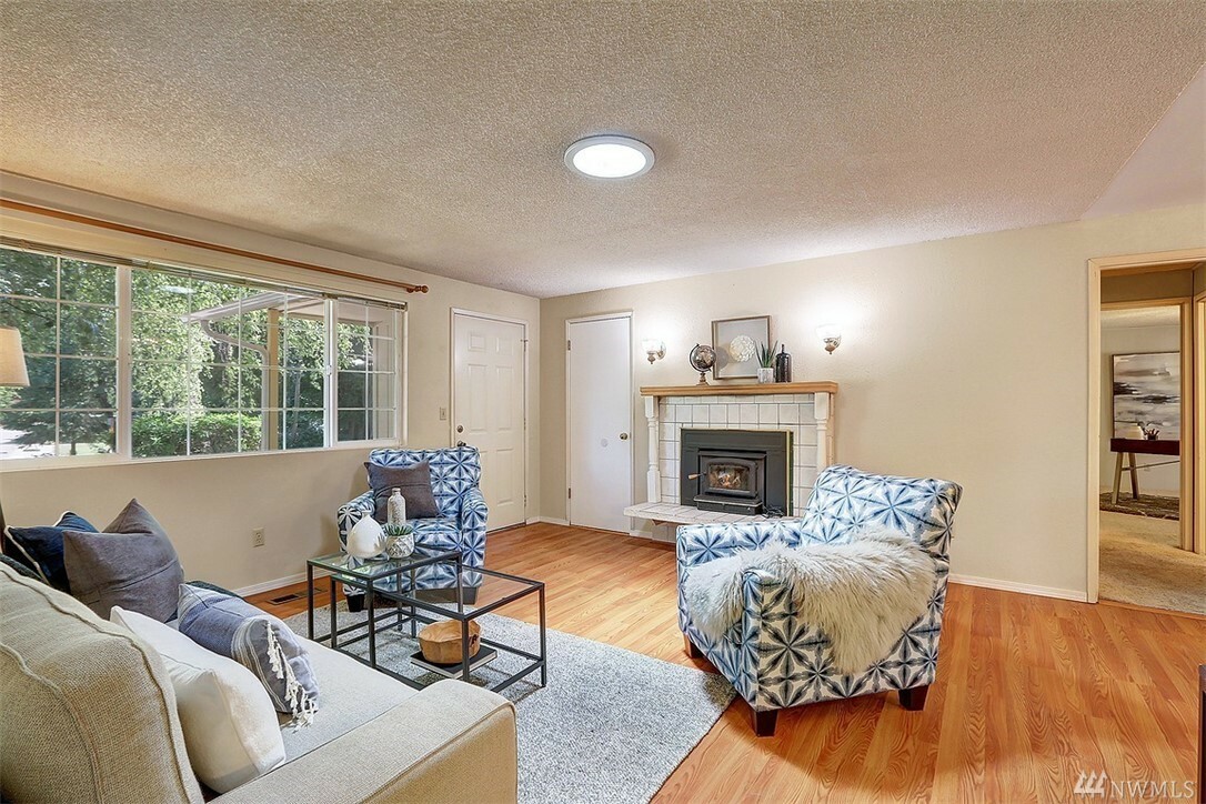 Property Photo: 31723 53rd Ave SW WA 98023