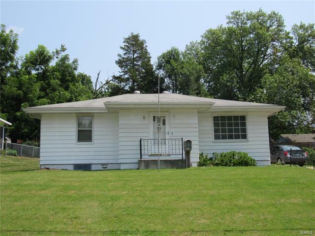 Property Photo: 243 Alben St 62002