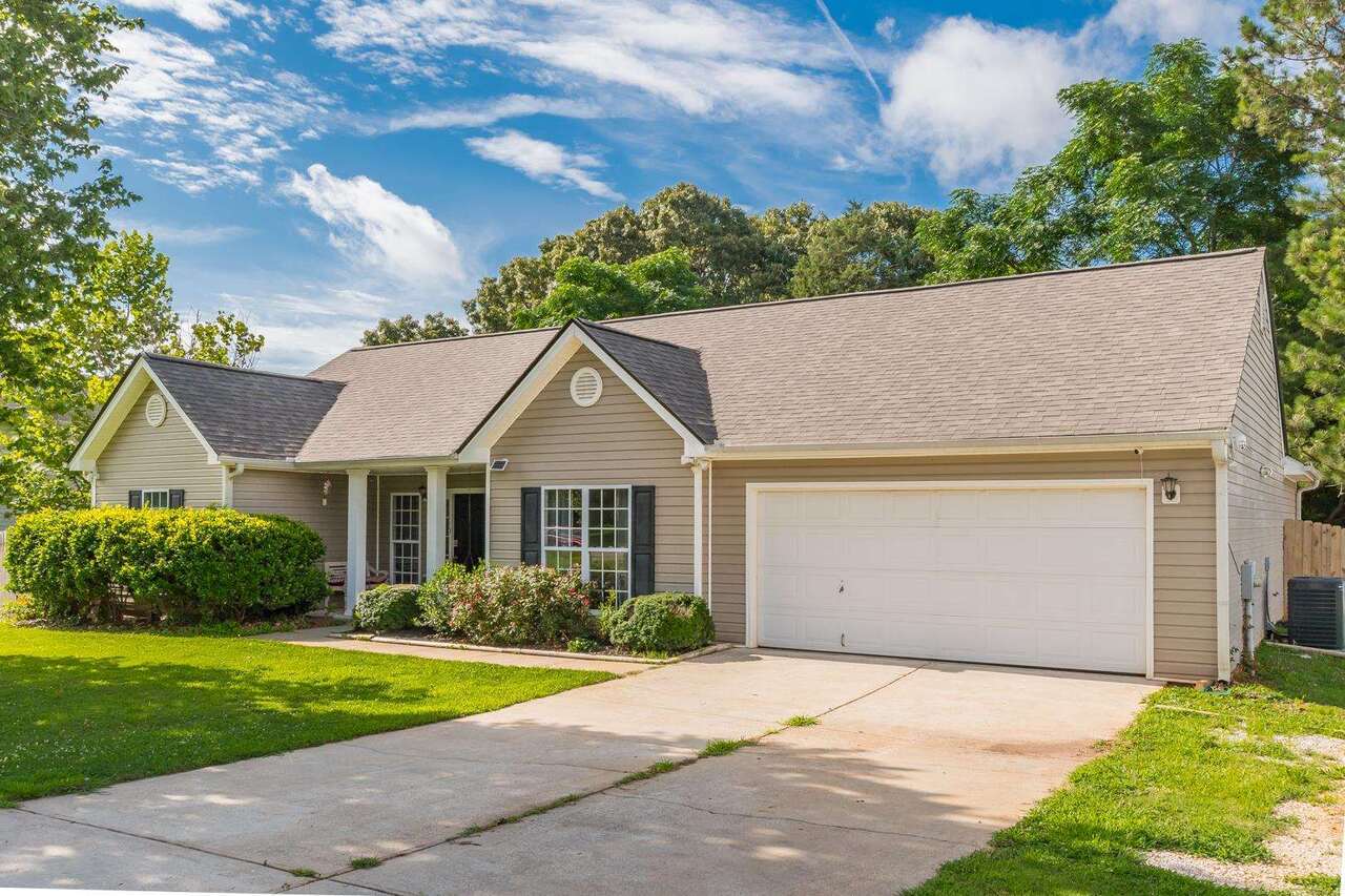 Property Photo: 174 Rivermist Court GA 30620