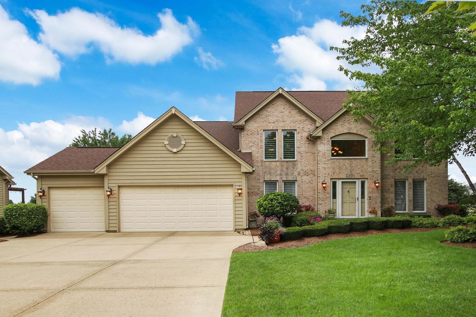 Property Photo: 420 S Western Avenue IL 60103