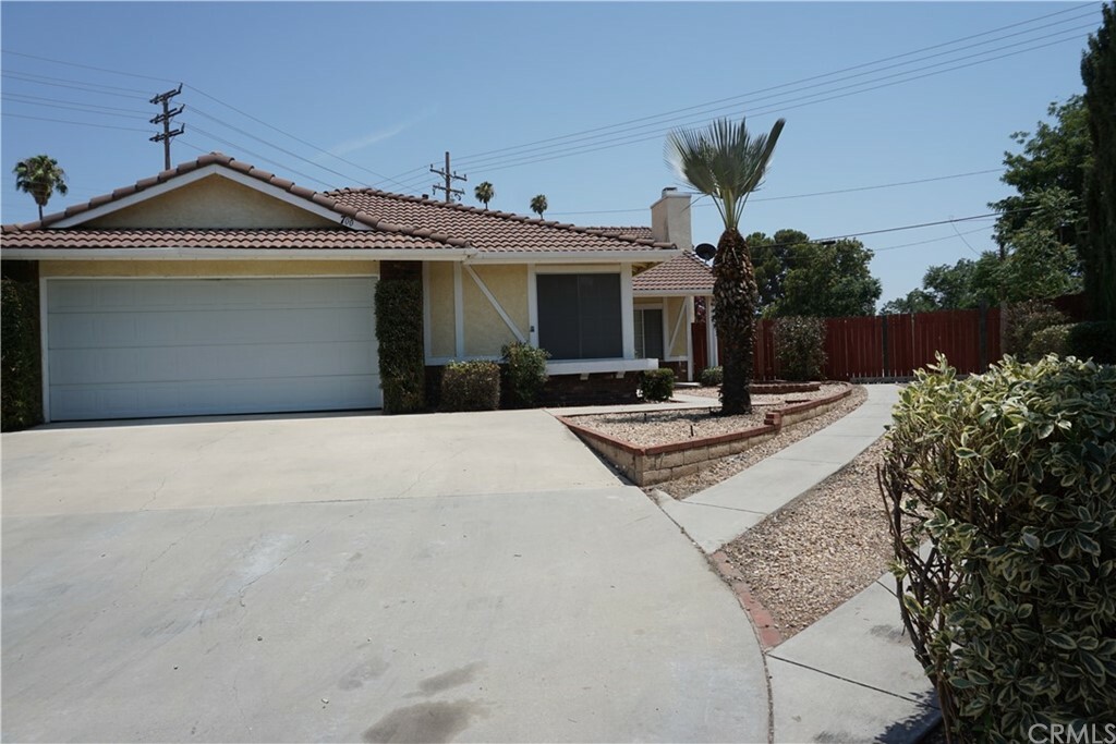 Property Photo:  700 Dane Court  CA 92543 