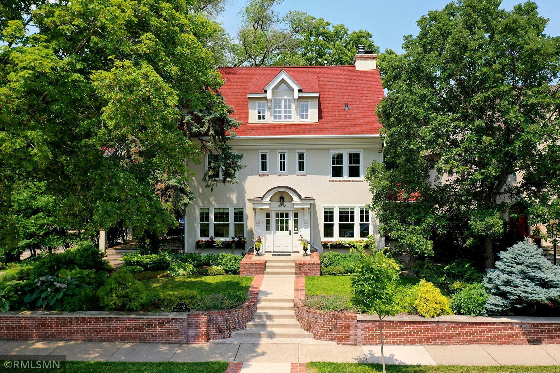 Property Photo: 2732 Kenilworth Place MN 55405